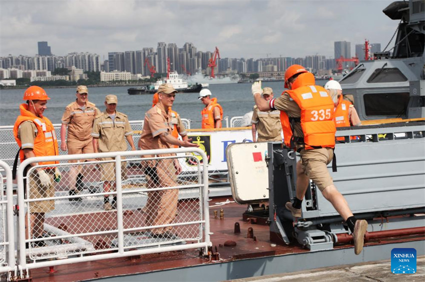 China e Rússia iniciam exercício naval conjunto