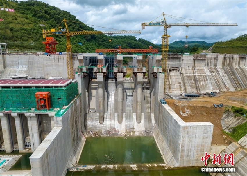 Hainan: Barragem principal do projeto Maiwan de conservação de água no rio Nandujiang é concluída