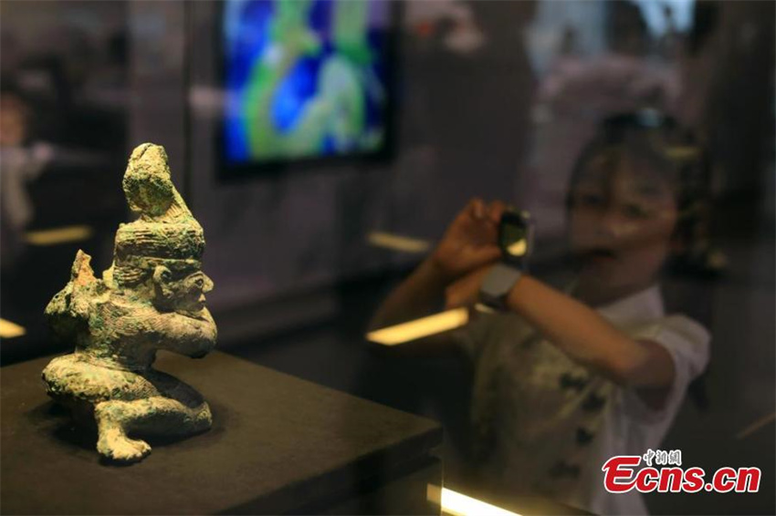 Museu de Sanxingdui em Sichuan exibe artefatos recém-descobertos