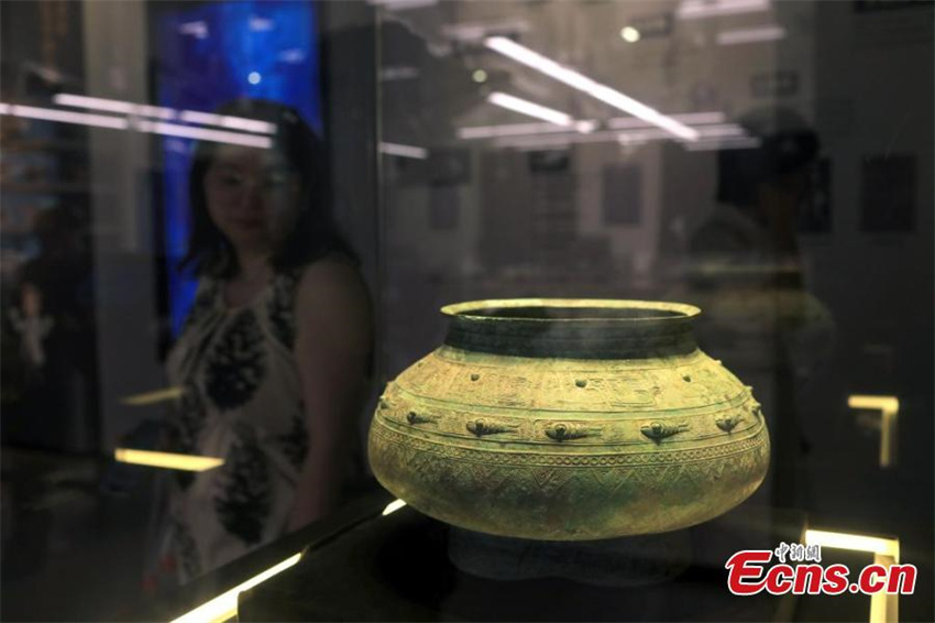 Museu de Sanxingdui em Sichuan exibe artefatos recém-descobertos