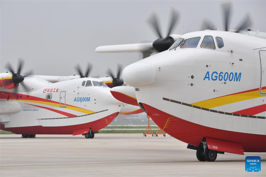 Aeronave anfíbia AG600 da China inicia testes de voo de certificação