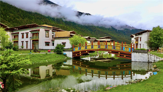 Xizang: vila de Lulang desenvolve turismo ecológico