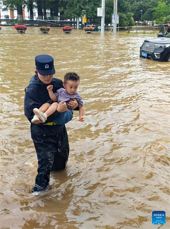 Tufão Gaemi causa enchentes e danos em partes da China