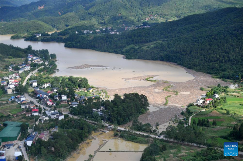 Hunan: pessoas encalhadas em casas inundadas foram deslocadas