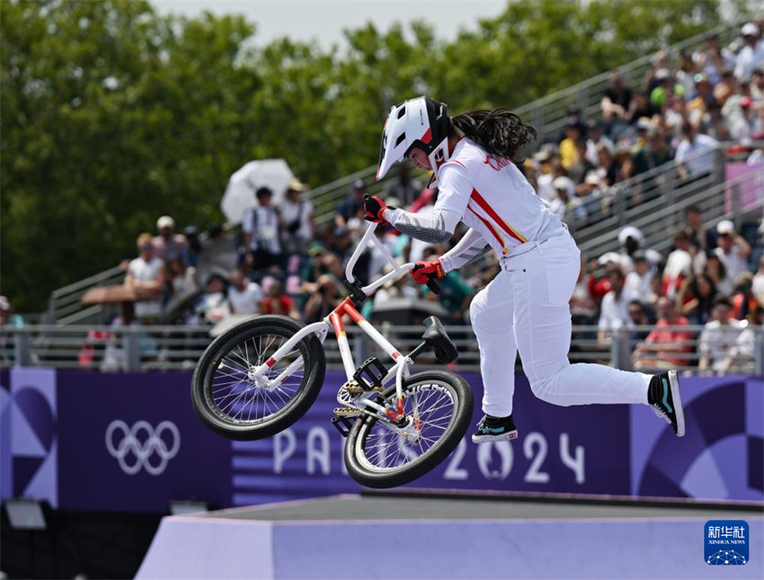 Paris 2024: China sobe ao topo da contagem de medalhas com ouro histórico no ciclismo BMX