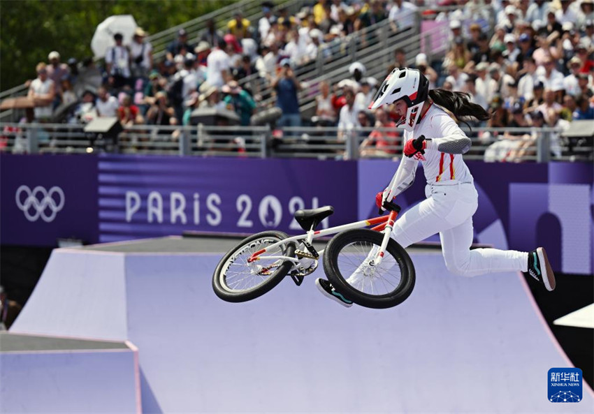 Paris 2024: China sobe ao topo da contagem de medalhas com ouro histórico no ciclismo BMX