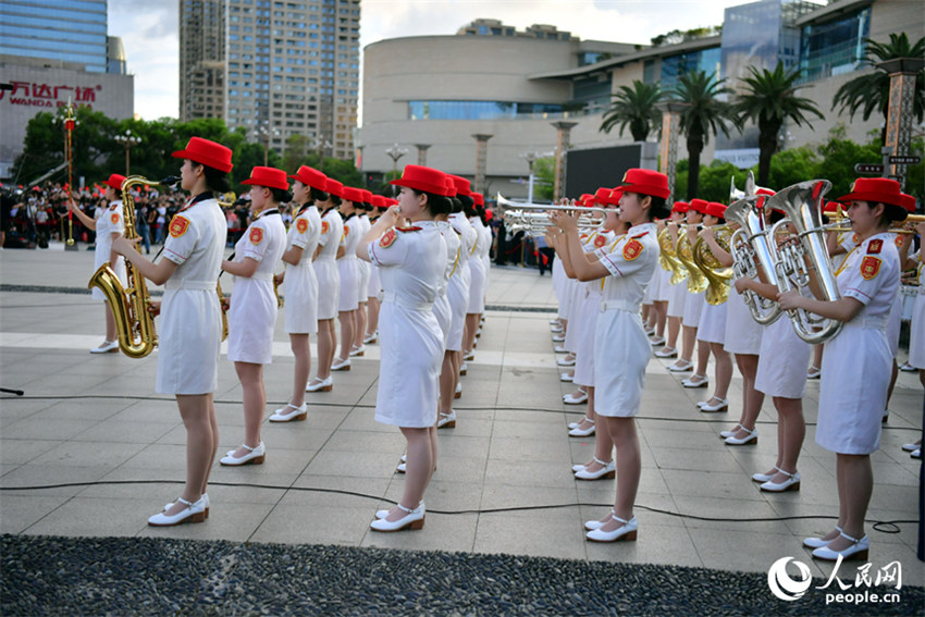 Nanchang realiza cerimônia de hasteamento da bandeira militar para celebrar 97º aniversário de fundação do ELP