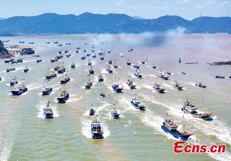 Zhejiang: navios pesqueiros regressam ao mar após fim de interregno de pesca