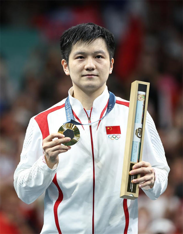 Paris 2024: mesatenista chinês Fan Zhendong ganha medalha de ouro no tênis de mesa individual masculino