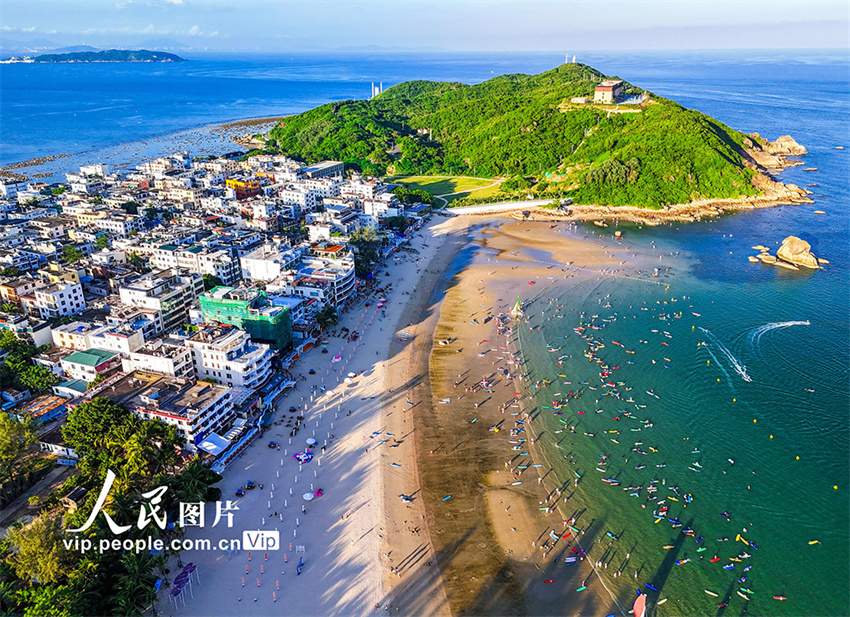 Hainan: vila de pescadores em Sanya desenvolve turismo local