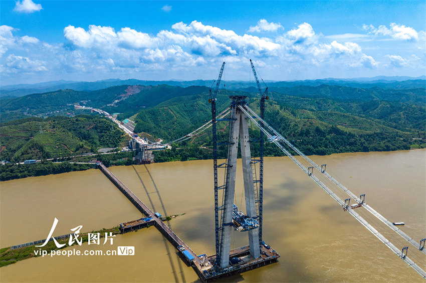 Guangxi: avança a construção da ponte Tengzhou-Xunjiang