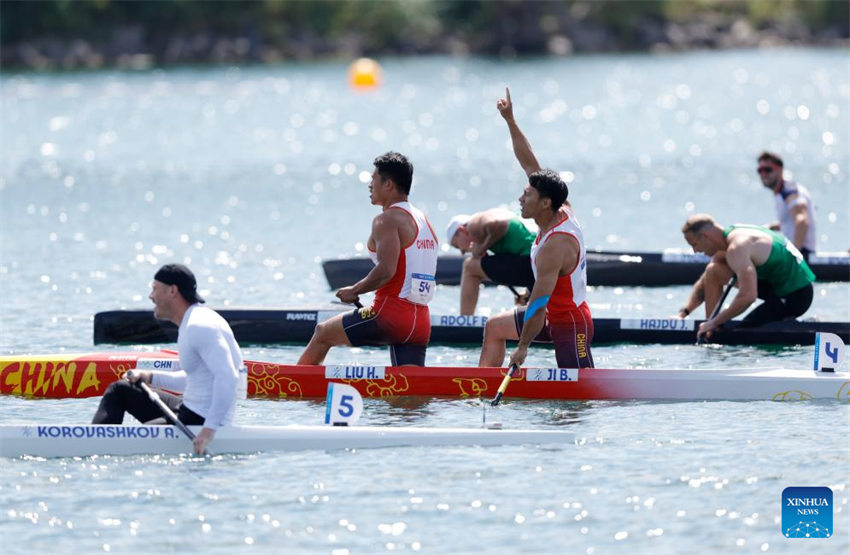 Paris 2024: Atletas chineses ganham ouro na final da canoagem velocidade C2 500m