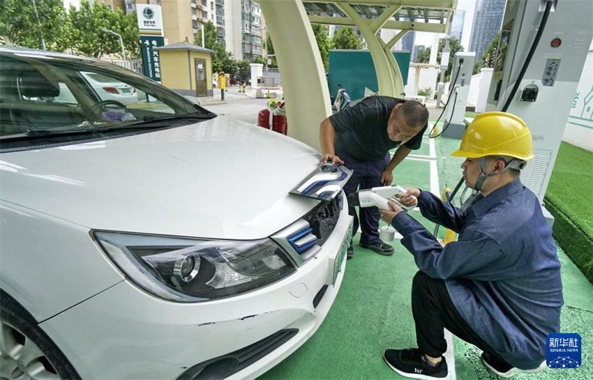 Estações de super-carregamento de automóveis instaladas em Beijing