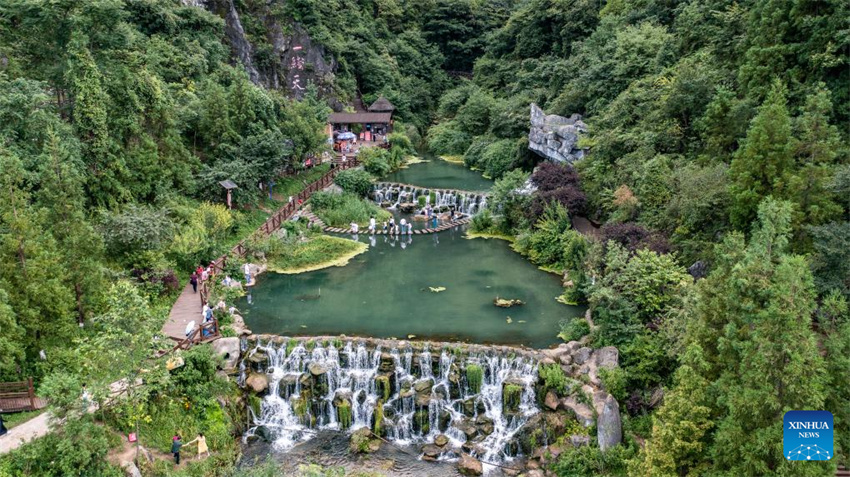 Guizhou atrai turistas durante alta temporada de viagens de verão