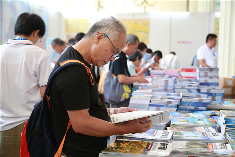 Feira do Livro de Shanghai 2024 arranca com quase 30 mil livros em exposição