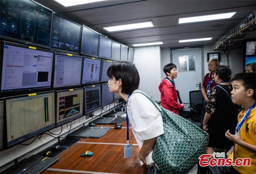 Navio de pesquisa científica da Universidade de Xiamen visita Hong Kong