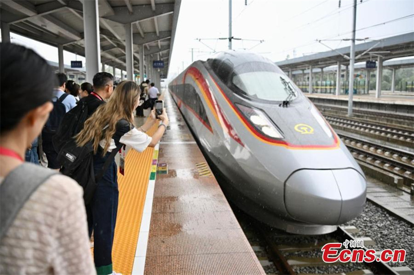 Guangdong: ferrovia de alta velocidade Meizhou-Longchuan inicia operações experimentais