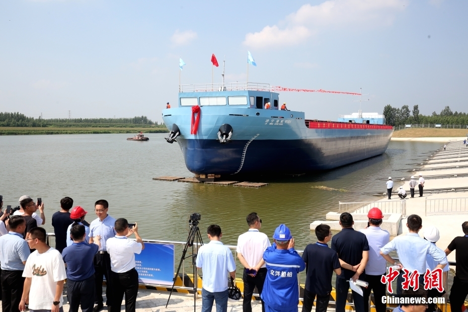 Primeiro lote de cargueiros inteligentes movidos a novas energias lançado no Grande Canal, leste da China