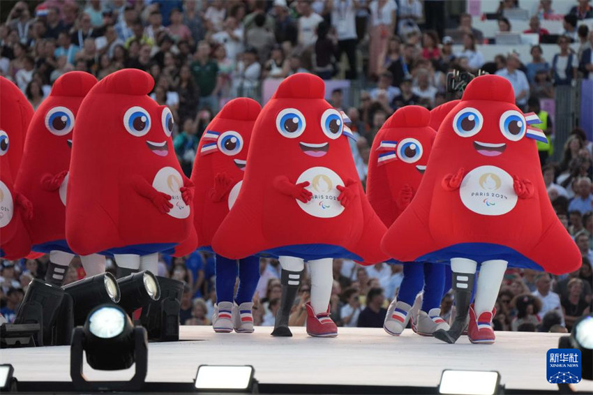 Cerimônia de abertura dos 17º Jogos Paralímpicos de Verão realizada em Paris