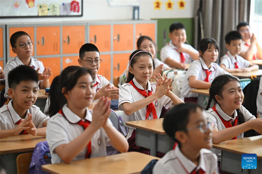 Galeria: escolas em toda a China realizam atividades para iniciar novo semestre letivo