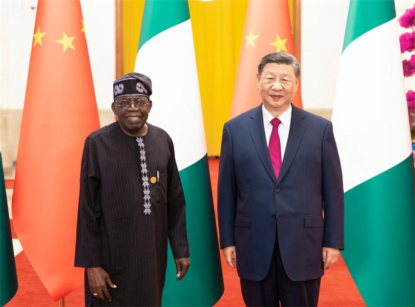 FOCAC: Xi Jinping mantém conversas com presidente nigeriano