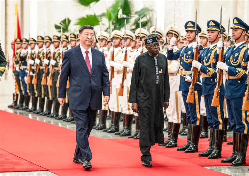 FOCAC: Xi Jinping mantém conversas com presidente nigeriano