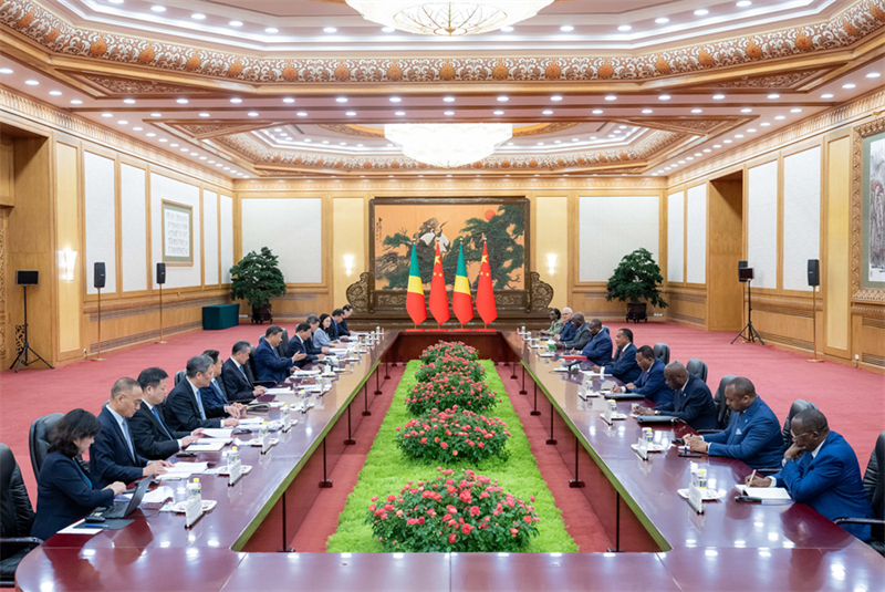 FOCAC: Xi Jinping conversa com presidente da República do Congo