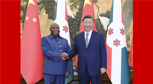 FOCAC: Xi Jinping reúne-se com presidente burundinês