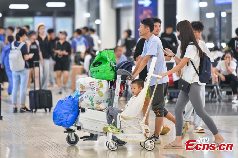 Aeroporto em Haikou retoma operação após supertufão Yagi