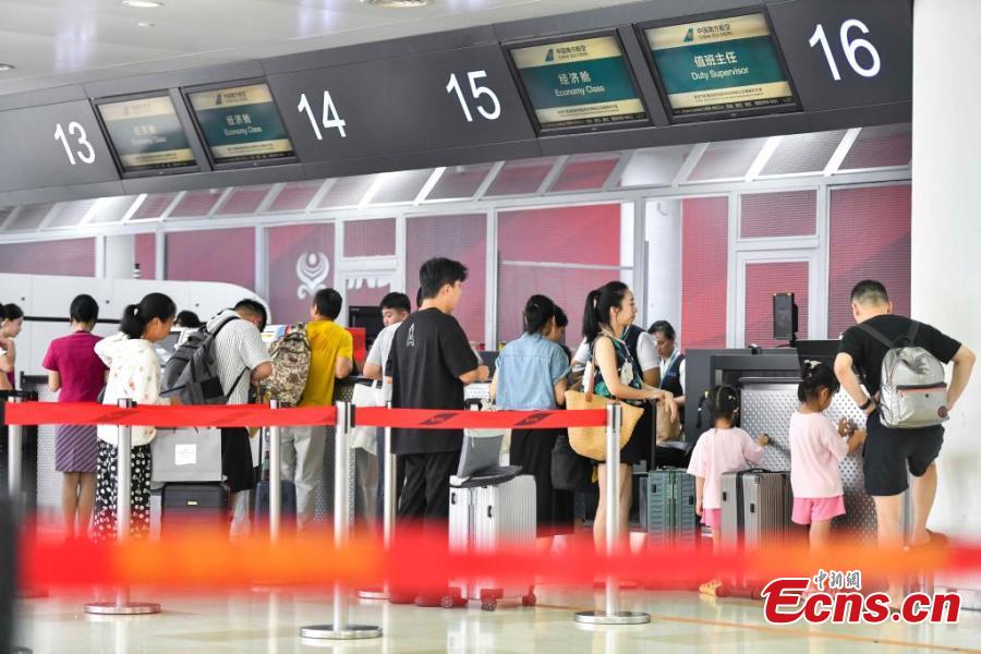 Aeroporto em Haikou retoma operação após supertufão Yagi