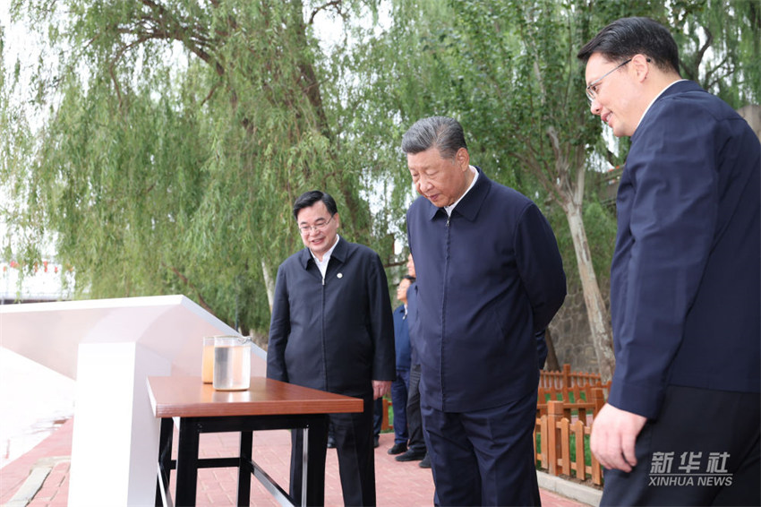 Xi Jinping inspeciona Lanzhou na Província de Gansu, no noroeste da China