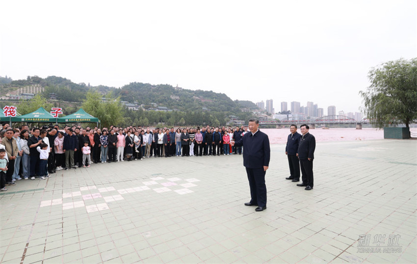 Xi Jinping inspeciona Lanzhou na Província de Gansu, no noroeste da China