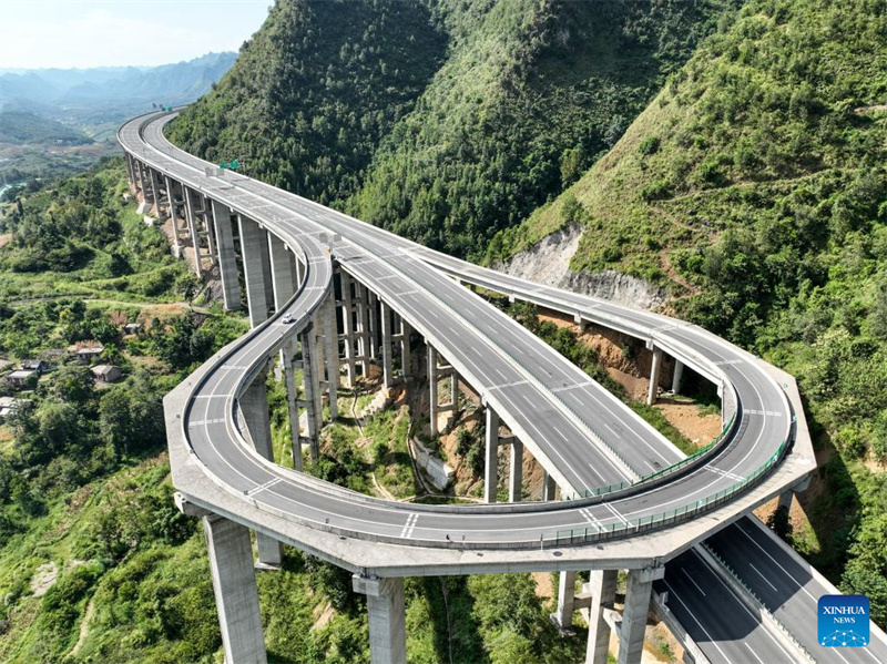 Pontes gigantescas em Guizhou, sudoeste da China