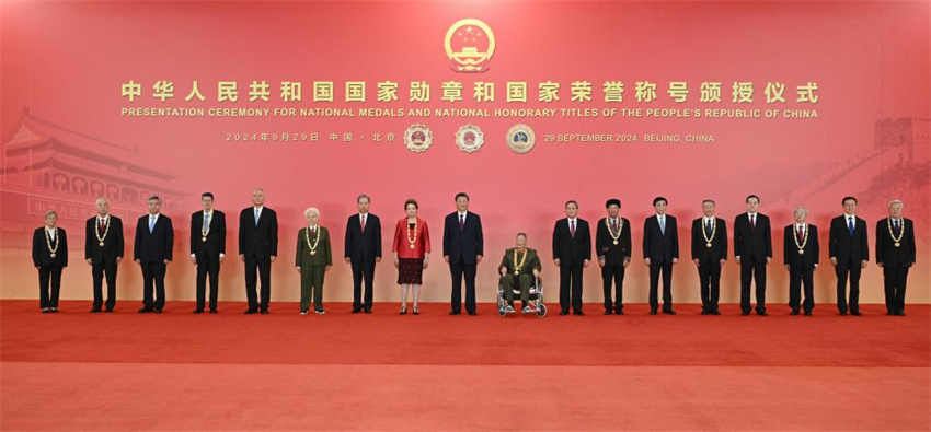 Homenageando modelos, Xi Jinping faz apelo para tornar a China mais forte