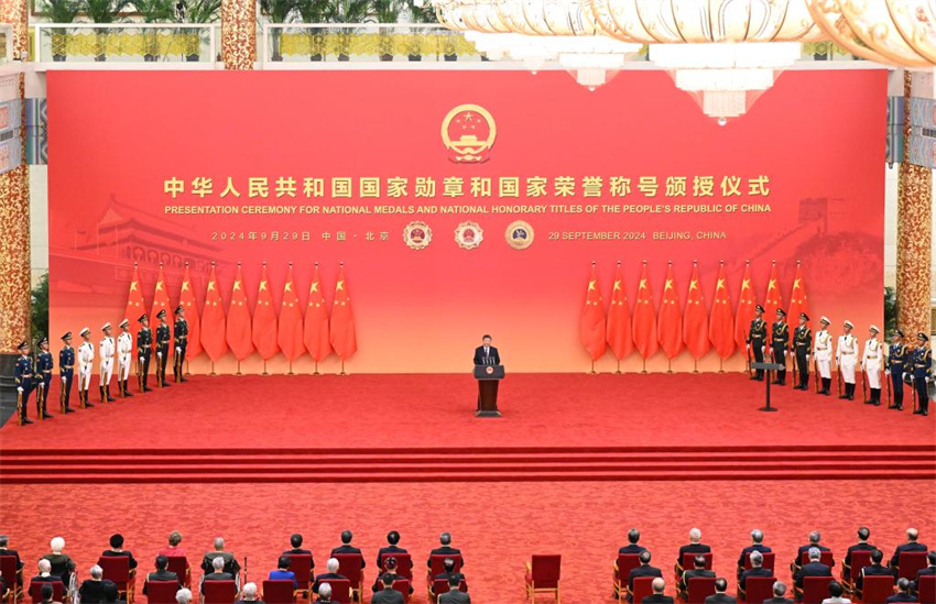 Homenageando modelos, Xi Jinping faz apelo para tornar a China mais forte