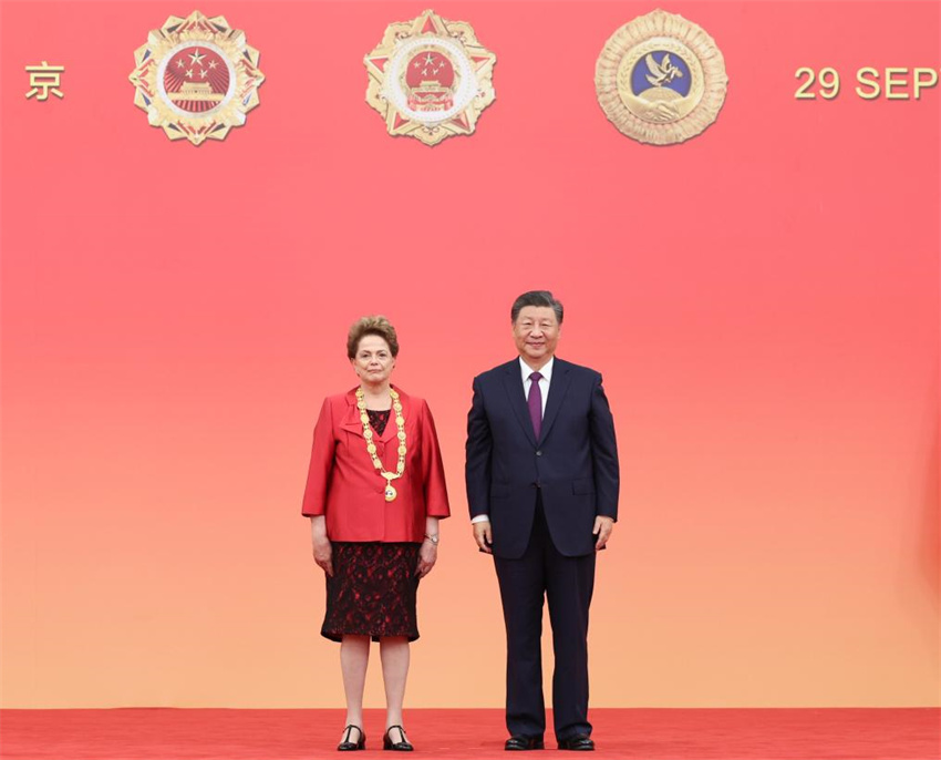 Homenageando modelos, Xi Jinping faz apelo para tornar a China mais forte