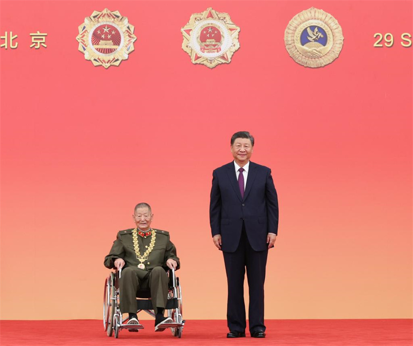 Homenageando modelos, Xi Jinping faz apelo para tornar a China mais forte