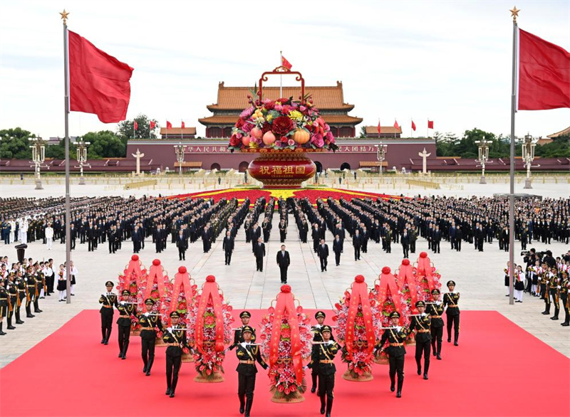 Xi Jinping homenageia heróis falecidos no Dia dos Mártires