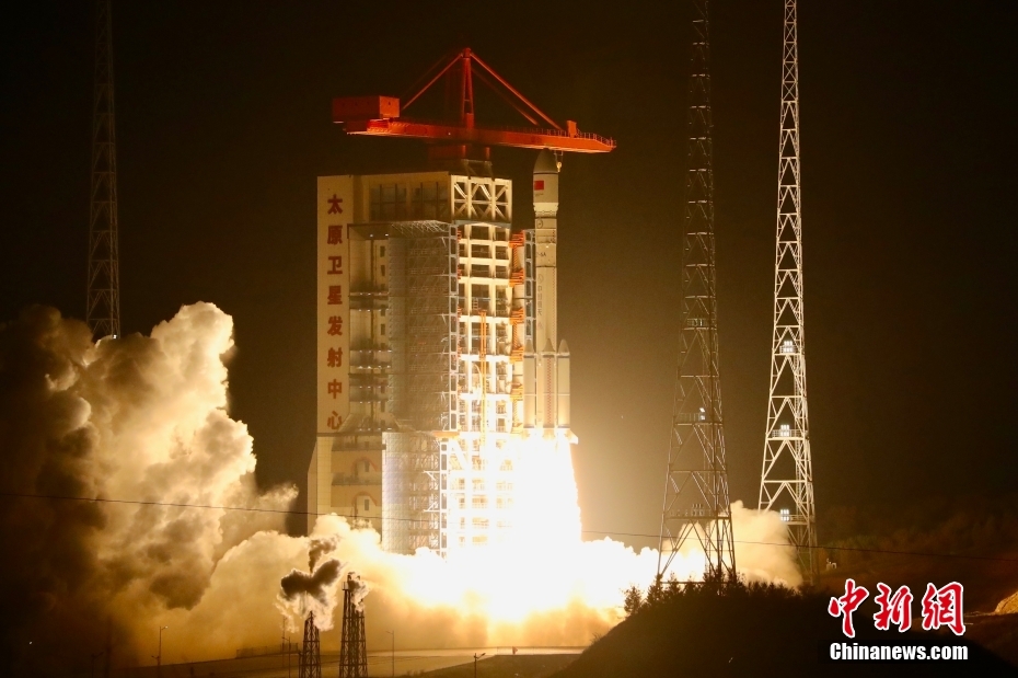 China lança com sucesso novo grupo de satélites