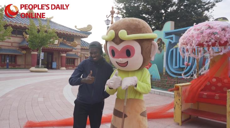 Jornalistas de países da ALC encontram o "Rei Macaco" em parque temáticoUm grupo de jornalistas de países da América Latina e Caribe (ALC) visitou o parque temático Xiyou World of Adventure em Huai'an, província de Jiangsu.  