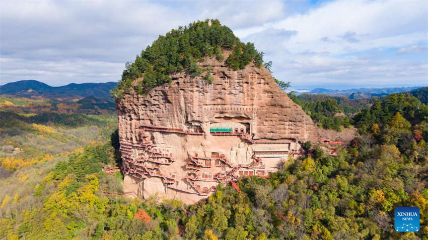 Trabalho de proteção e restauração realizado nas Grutas da Montanha Maiji no noroeste da China