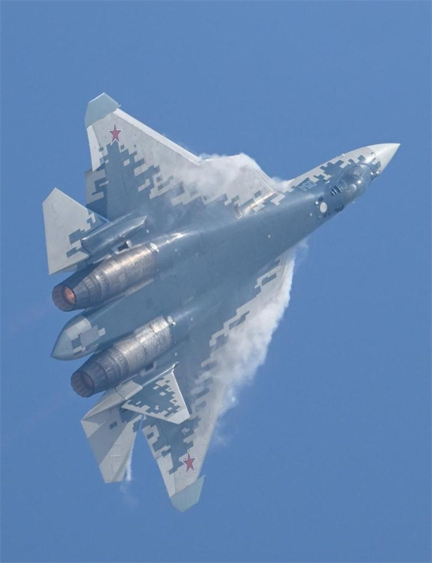 Zhuhai: caças furtivos da China e da Rússia encenam apresentação durante o Airshow China