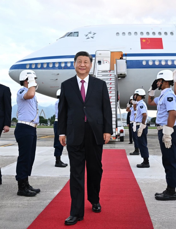 Xi Jinping chega ao Brasil para a Cúpula do G20 e visita de Estado