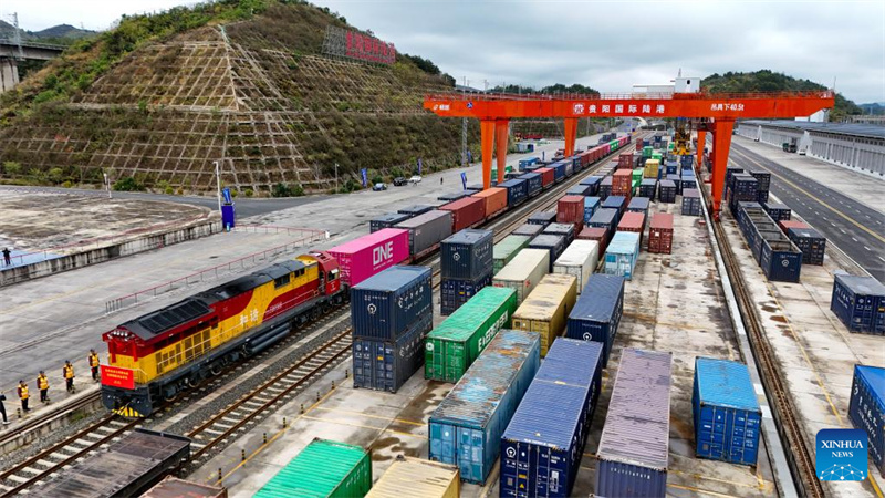 China Railway lança teste de transporte ferroviário para baterias de veículos elétricos