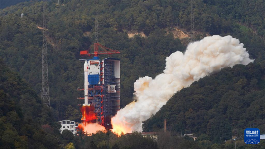 China lança novo satélite de teste de tecnologia de comunicação