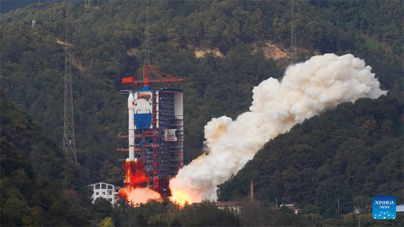 China lança novo satélite de teste de tecnologia de comunicação