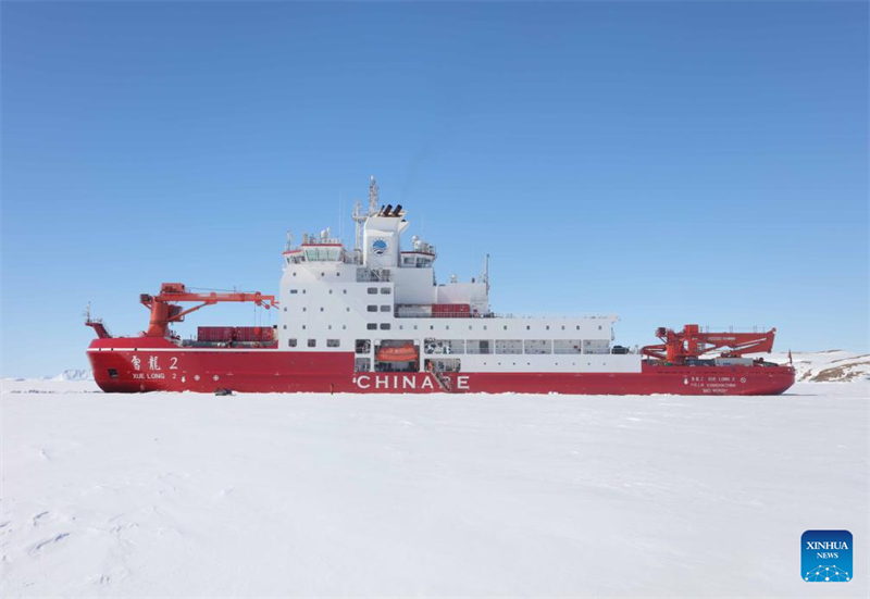 41ª equipe da Expedição Antártica da China realiza descarregamento de materiais na Estação Zhongshan