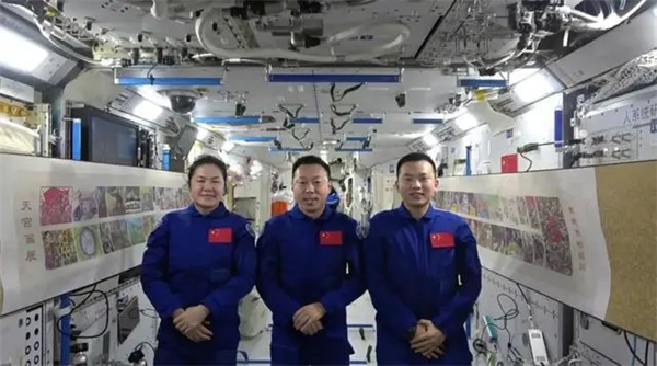 Exposição de arte é realizada simultaneamente na Estação Espacial chinesa Tiangong, em Beijing e em Macau