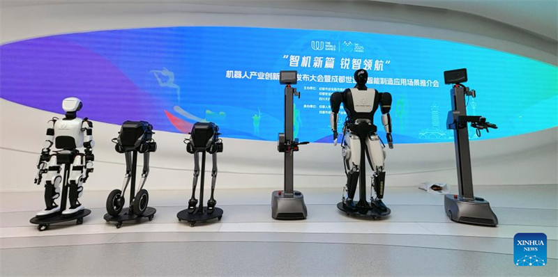 Robôs humanoides de fabricação chinesa fazem estreia na cidade-sede dos Jogos Mundiais na China