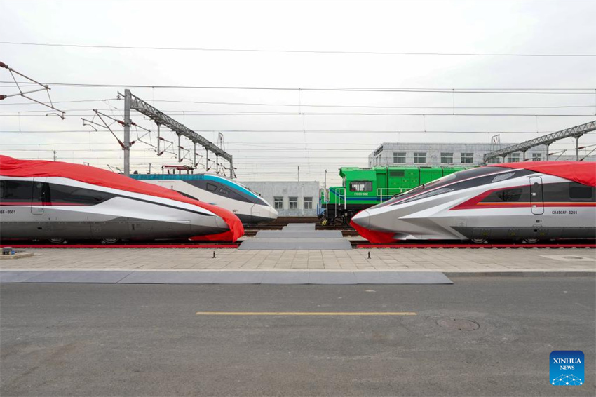 China estreia protótipos do trem de alta velocidade mais rápido do mundo